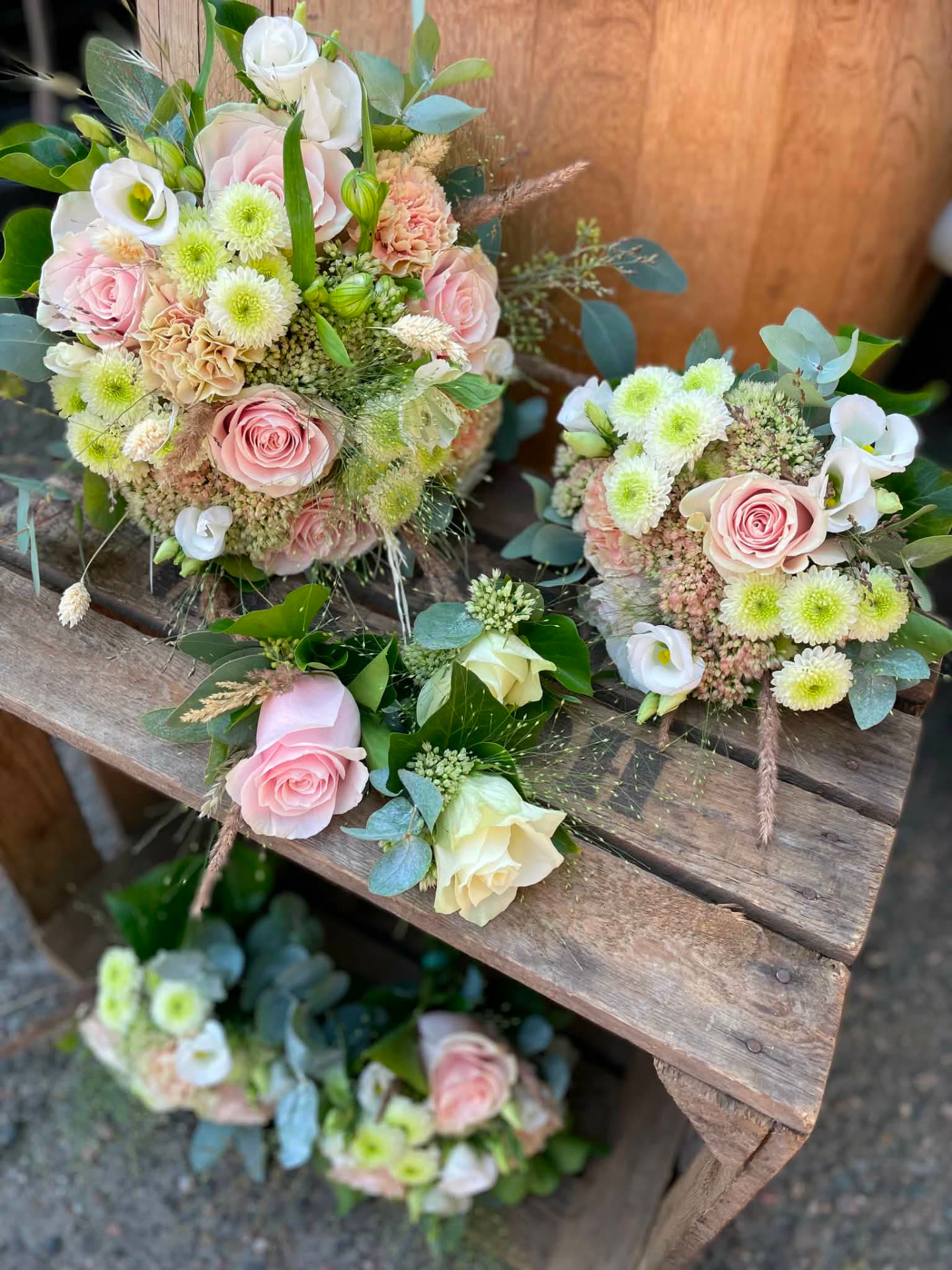 BRUDBUKETT, TÄRNBUKETT & CORSAGE